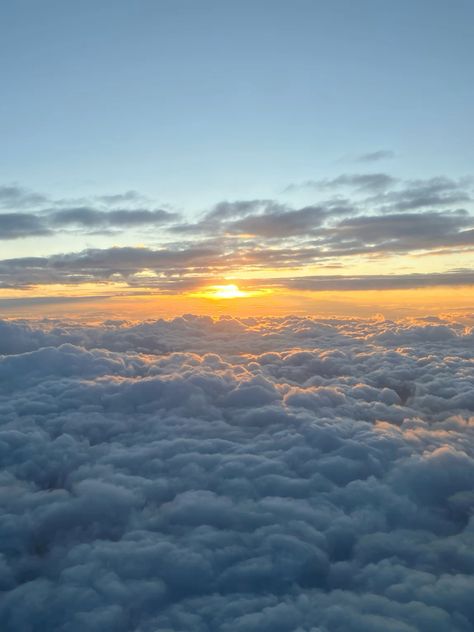 #aesthetic #beautiful #sky #sunrise #clouds Light Sky Aesthetic, Real Clouds, Cloud Texture, Sunrise Clouds, Sky Sunrise, Happy Mood, Morning Sky, Morning Sunrise, Visual Journal