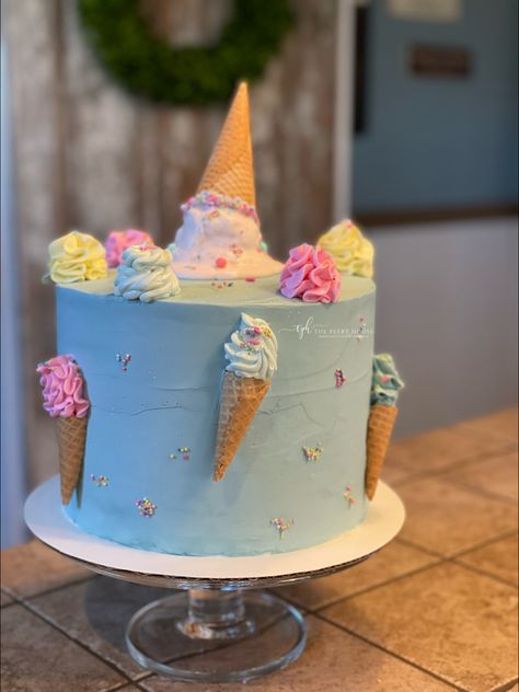 Ice Cream Birthday Cake, Diy Wall Art Decor, Ice Cream Birthday, Birthday Candy, Fake Cake, Drip Cake, Pretty Birthday Cakes, Drip Cakes, Baby Party