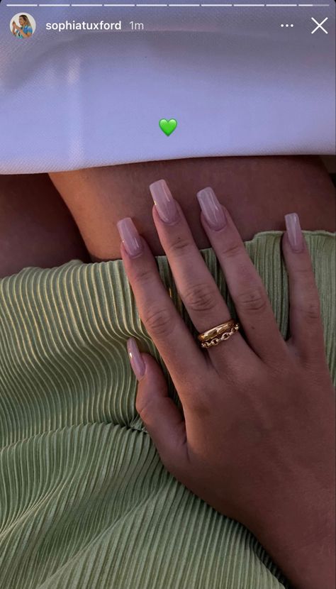 Basic Nails Long, Subtle Acrylic Nails, Nails Aesthetic Vintage, Nail Inspo Minimalist, Sophia Tuxford, Jewellery Minimal, Subtle Nails, Nail Ring, Lifestyle Art