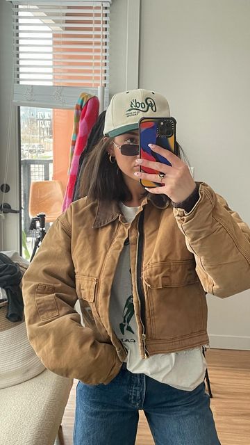 Vintage Carhartt Outfit, Tan Carhartt Jacket Outfit, Ashlynn Rudzinski, Carhartt Jacket Outfit, Carhartt Outfit, Reworked Carhartt, Thrift Inspo, Carhartt Jacket, Jacket Outfit