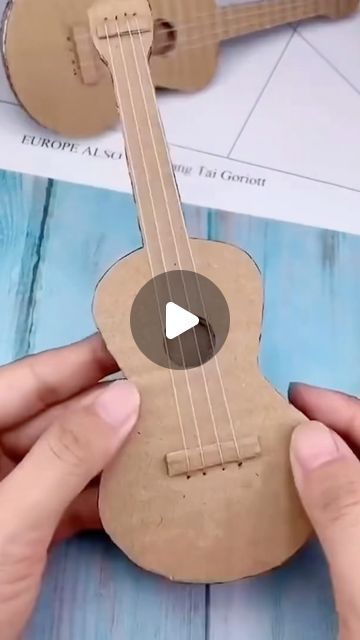 Cardboard Guitar, Cardboard Crafts Diy, Guitar Kids, Gift For Mom Christmas, Handmade Guitar, Christmas Gift For Mom, Gift Basket Ideas, Christmas Gift Basket, Mom Christmas