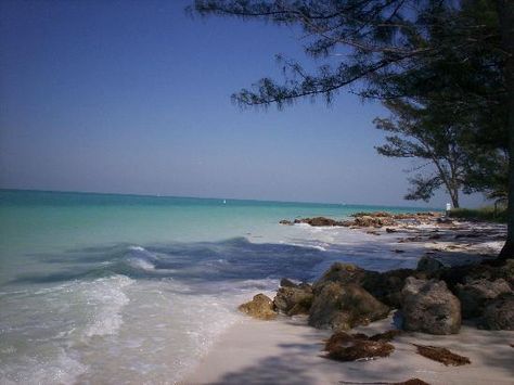 Bean Point (Anna Maria Island)  I-75 to SR. 64 Bradenton. Take SR 64 West all the way to the beach. Turn right at the light and drive north up to the the north end. Beane Point is a must see, you won't see signs for it, but you can park on the little access roads. Sand bar resturant is right on the beach, good food, awesome views! Usa Vacations, Anna Maria Island Florida, Bradenton Beach, Florida Destinations, Anna Maria Island, Sanibel Island, Beach Signs, Island Vacation, Florida Vacation