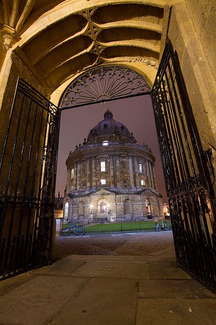 Library Oxford, Radcliffe Camera, University Entrance, Bodleian Library, All Souls Trilogy, Oxford City, Souls Trilogy, Oxford Uk, England Photography