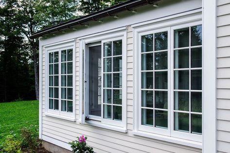 Window Sunroom, Windows Sunroom, Country Style Dining Room, Living Aesthetic, Cottage Windows, Casement Window, Sunroom Designs, Wooden Windows, Wood Windows