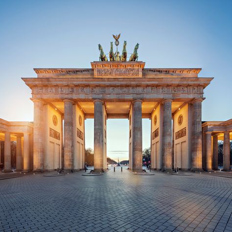 Checkpoint Charlie, Brandenburg Gate, Smile Food, Conde Nast Traveler, Fun Style, Nature Girl, Travel And Tourism, Summer Art, Travel Goals