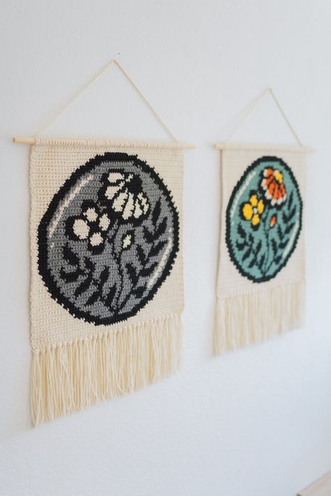 Wildflowers Tapestry Crochet Pattern / Wall Hanging / Instant Download / Floral Art / Home Decor - Etsy Crochet Floral Wall Hanging, Large Crochet Wall Hanging Pattern, Crochet Wall Tapestry Pattern, Vintage Crochet Tapestry, Crochet Small Tapestry, Diy Over Bed Decor, Easy Crochet Wall Hanging Pattern Free, Crochet Wall Art Pattern, Room Decor Crochet Ideas