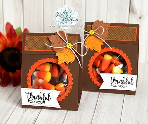 Thanksgiving Treat Boxes Diy, Fall Treat Boxes Ideas Sweets, Fall Treat Bags, Treat Bag Ideas, Diy Treat Bag, Elf Report Card, Vendor Fair, Fall Favor, Papercrafting Ideas