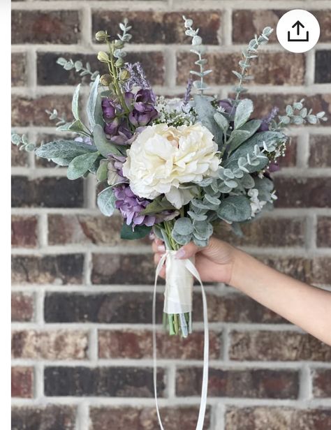 Bride Bouquets Purple, Light Purple Bouquet, Wisteria Bouquet, Plum Wedding Bouquet, Purple Bride Bouquet, Purple Bridesmaid Bouquets, Light Purple Wedding, Lavender Wedding Bouquet, Lavender Wedding Theme