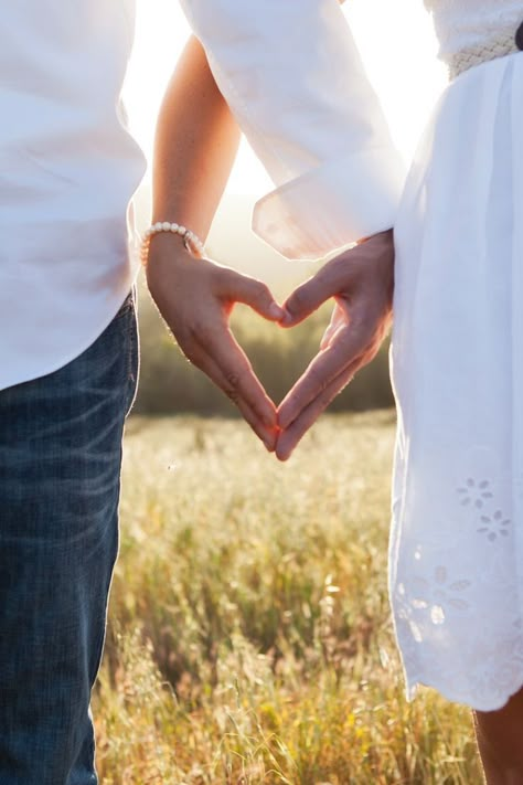 Michael Schmidt, Shooting Couple, Creative Engagement Photo, Nicole Wallace, Engagement Photography Poses, Wedding Portrait Poses, Cute Engagement Photos, Wedding Photoshoot Props, Couple Engagement Pictures