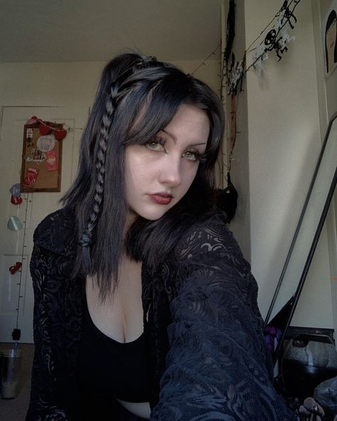 Goth Hair Braids, Whimsy Goth Hairstyles, Goth Braid Hairstyles, Emo Hairstyles Long, Goth Girl Hairstyles, Goth Braids, Cute Goth Hairstyles, Goth Prom Hair, Goth Hairstyles Long