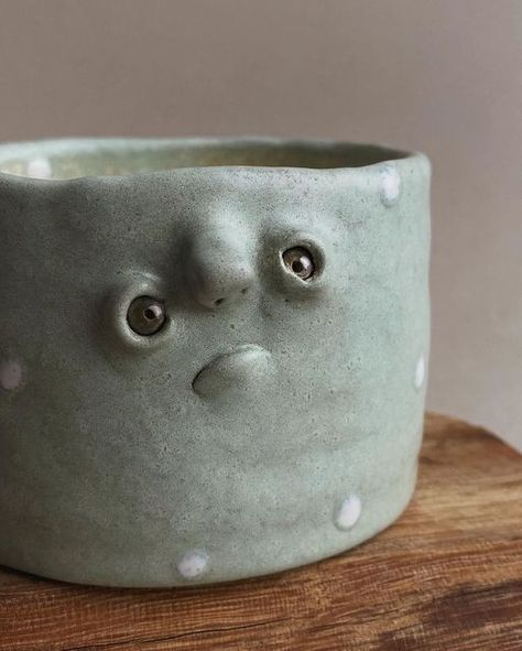 Love in Pottery on Instagram: "cute ceramic mug by @__mariamoon ! 🙈😘💚 FOLLOW👉 @loveinpottery for more pottery contents ☕️ ! Credit 📷💚 @__mariamoon visit their page and support 💕 Follow us on @musthomeguide (Interior Lovers) @mustvisitguide (Travel Lovers) & @dailyartlist (Art Lovers) ! #porcelain #ceramique #clay #ceramic #instapottery #handmadeceramics #stoneware #contemporaryceramics #ceramicart #ceramics #design #craft #art #glaze #keramik #homedecor #handmade #ceramicartist #ceramicsculpture #artist #sculpture #ceramica #pottery #interiordesign #pottersofinstagram #ceramicstudio" Face Ceramics Ideas, Pottery With Faces, Brain Pottery, Ceramic Anatomy, Valentine Ceramics Ideas, Weird Ceramics, Ceramic Characters, Face Pottery, Beginners Ceramics