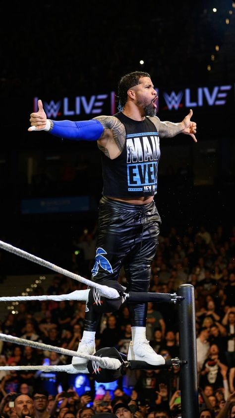 Jey Uso Main Event Jey Uso Wwe, Wwe Usos, Jay Uso, Jey Uso Wallpaper, Cold Photos, Dwayne Johnson Family, Usos Wwe, Male Wrestlers, Polynesian Men