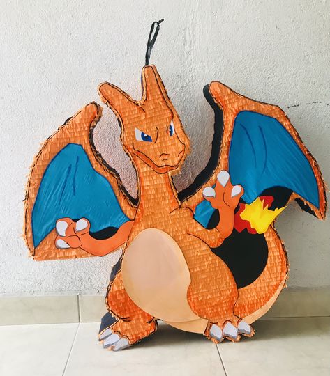 Charizard Pinata, Charizard Party Decorations, Charizard Birthday Party, Pokemon Pinata, Pinatas Ideas, Pokémon Cake, Pokemon Party Decorations, Pokemon Birthday Cake, Pokémon Party