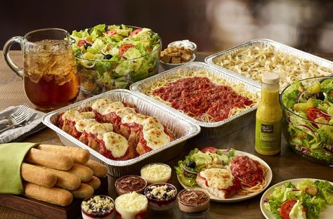 Olive Garden Catering, Ideas Para Catering, Birthday Menu, Chicken Parmigiana, Catering Desserts, Garden Birthday, Catering Menu, Better Homes And Garden, Lunch Menu