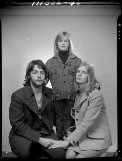 Paul Mccartney Linda, Heather Mccartney, Linda And Heather, Paul And Linda, Paul Mccartney Beatles, Paul And Linda Mccartney, Linda Mccartney, Photo Blog, Paul Mccartney