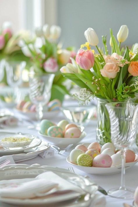 Hosting Easter Dinner Table Settings, 21st Birthday Brunch, Easter Table Scape, Easter Brunch Table Setting, Creative Bridal Shower Ideas, Easter Hosting, Easter Dinner Party, Easter Brunch Tablescape, Easter Tea Party