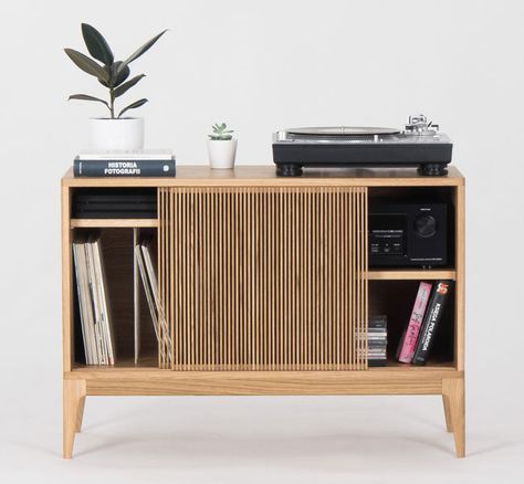 Record Player Bookshelf, Turntable Furniture Design, Record Player Furniture, Record Player Storage, Record Player Setup, Vinyl Cabinet, Music Setup, Vinyl Record Furniture, Lady Lounge