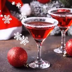 Maine Recipes, Grenadine Cocktail, Grenadine Syrup, Thanksgiving Cocktail, The Santa Clause, Xmas Drinks, Drink Syrups, Cranberry Juice Cocktail, Cranberry Cocktail