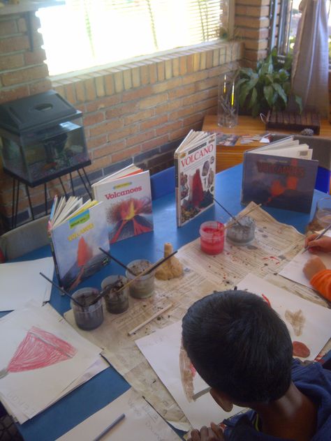 volcanoes... Ece Resources, Volcano Activities, Science Area, Earth Projects, Reggio Inspired, Dinosaur Theme, Year 3, Activity Ideas, Reggio Emilia