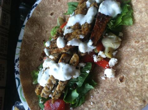 Tempeh Gyros and Tzatziki - vegan it using nondairy sour cream and yogurt for tzatziki... Tempeh Gyros, Tempeh Marinade, Greek Pita Bread, Tzatziki Recipe, Soylent Green, Greek Pita, Vegan Tzatziki, Vegan Sandwiches, Creamed Cucumbers