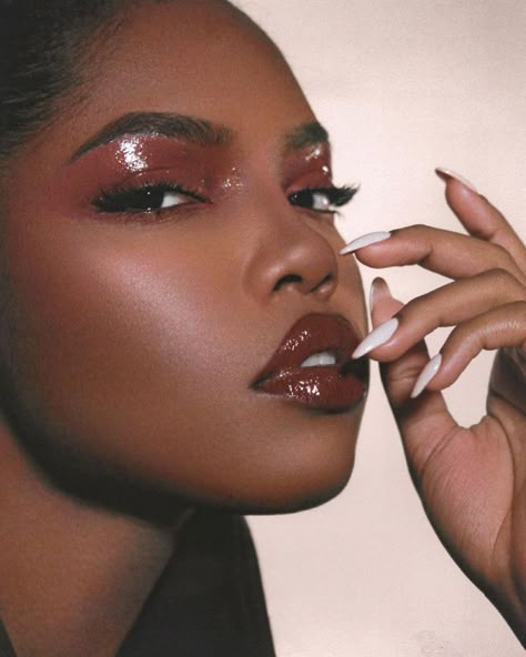 Editorial Makeup Aesthetic, Melanin Aesthetic, Matte Make Up, Ryan Destiny, Mekap Mata, Glossy Eyes, 2023 Goals, Smink Inspiration, Glossy Makeup