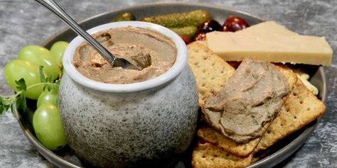 Chicken Pate Recipe, Chicken Liver Pate Recipe, Liver Pate Recipe, Fancy Appetizer Recipes, Baguette Slices, Liver Pate, Bread Dumplings, Chicken Liver Pate, Fancy Appetizers