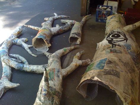 The makings of a large, living, paper mache tree | The makin… | Flickr Paper Mache Props, Large Paper Mache Projects, Paper Mache Tree On Wall, How To Do Paper Mache, Tree Trunk Ideas, Diy Paper Tree, Tree Eyes, Paper Mache Tree, Trunk Ideas