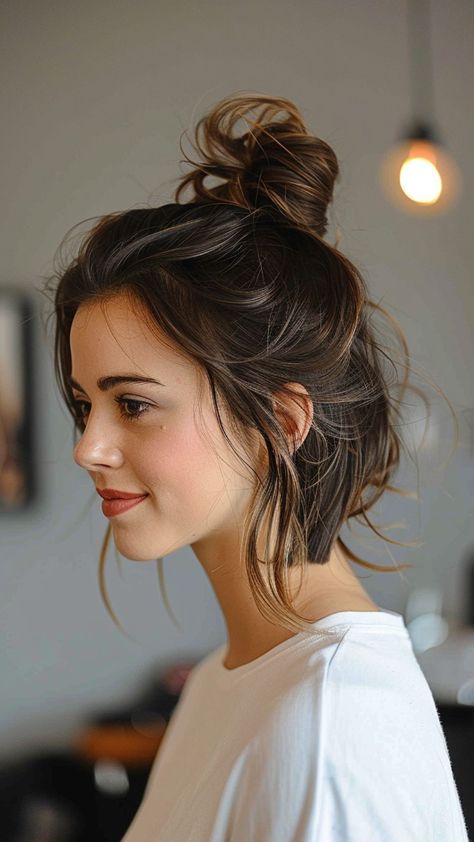 Kort Bob, Penteado Cabelo Curto, Cute Hairstyles For Short Hair, Hairstyles For Short Hair, Hairstyles For Women, Short Haircuts, Short Hair Cuts For Women, Short Hairstyles For Women, Messy Bun