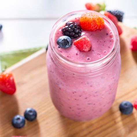 Berry Blast 2 Smoothie With Water, Constipation Smoothie, High Fiber Smoothies, Fiber Smoothie, Vegan Smoothie Recipes, Keto Smoothie Recipes, Superfood Powder, Avocado Smoothie, Low Fodmap Recipes