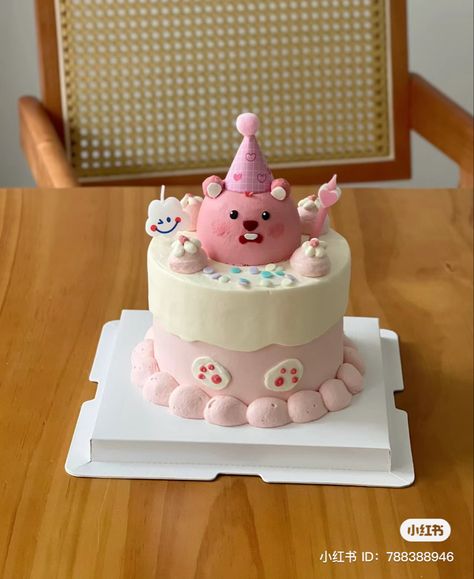 Cute Bento Cake Ideas, Korean Birthday Cake, Bear Korean, Cake Cafe, Cute Bento, Bento Cake, Cake Inspo, Simple Birthday Cake, Korean Birthday