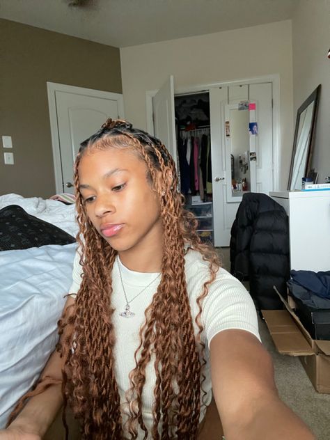 9th Grade Hairstyles, Light Brown Twists, Honey Blonde Twist, Honey Blonde Island Twist, Passion Twist Brown, Honey Blonde Passion Twist, Brown Twist Braids, Brown Passion Twists, Brown Twists