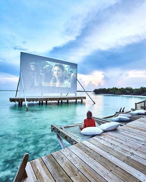 34 Outdoor Cinemas To Spice Up Your Movie Night: Los Angeles, Ibiza, Brooklyn, the Canary Islands, Sydney, and Atlanta, Maldives.. Community Market, Outdoor Cinema, Maldives Travel, Have Inspiration, Movie Screen, Waterpark, Destination Voyage, Vacation Places, Travel Inspo