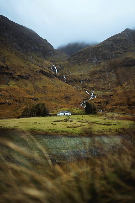 Scotland Wallpaper Iphone, Scotland Countryside, Scotland Wallpaper, Countryside View, British Cottage, Glencoe Scotland, Inspirational Phone Wallpaper, Solo Adventure, Feature Wall Design