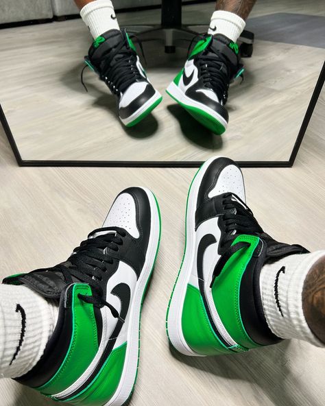 Air Jordan 1 Lucky Green, Jordan 1 Green, Lucky Green, Air Jordan 6, Stadium Goods, Jordan 6, Travis Scott, Air Jordan 1, Jordan 1