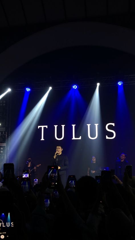 Foto Konser Aesthetic, Tulus Concert, Cool Pictures For Wallpaper, Iphone Wallpaper Hipster, Dream Date, Concert Aesthetic, Cute Messages, Instagram Feed Ideas, Scenery Wallpaper