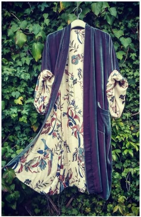 Mode Kimono, Braids Volleyball, Mode Abaya, Velvet Coat, Clothes Rack, Abayas Fashion, Volleyball Hairstyles, Kimono Fashion, Looks Vintage