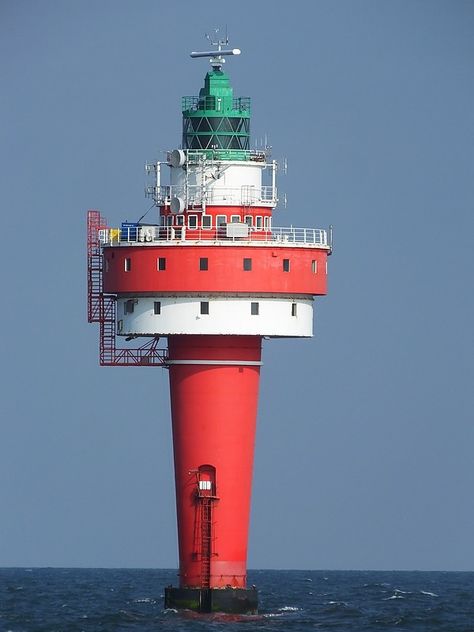 Lighthouse Restaurant, Floating Architecture, Sea Storm, Lighthouse Photos, Lighthouse Keeper, Lighthouse Pictures, Unusual Buildings, Beautiful Lighthouse, Beacon Of Light