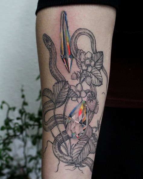 Prism Tattoo, Negative Tattoo, Stained Glass Tattoo, Strawberry Plant, Crystal Tattoo, Boho Tattoos, Gorgeous Tattoos, Tatuaje A Color, Aesthetic Tattoo