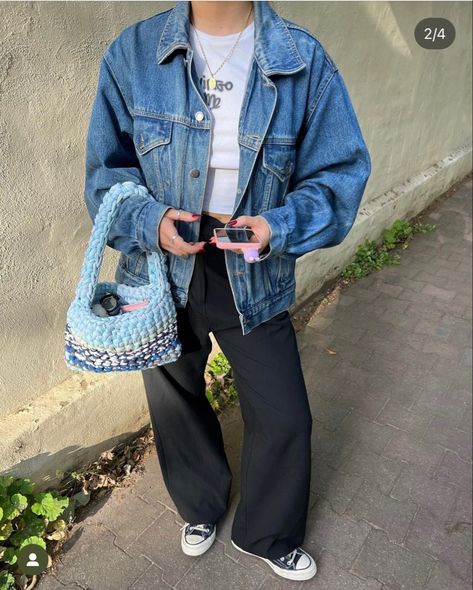 Oversized Jean Jacket Outfit, Jean Jacket Outfits Fall, Denim Jacket Outfit Women, Blue Jean Jacket Outfits, Spring Jacket Outfit, Oversized Denim Jacket Outfit, Winter Jacket Outfits, Jacket Outfit Women, Jean Jacket Outfits