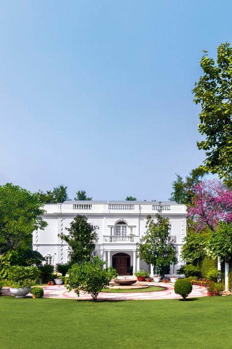 Heritage House India, Colonial Bungalow India, Colonial Architecture In India, Kothi Design Villas Punjab, Indian House Architecture, Haveli House India Interior, Haveli House India, Fort Layout, Haveli Design Houses