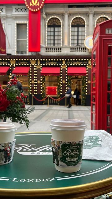 Christmas Style Aesthetic, Ralphs Coffee Nyc Christmas, Ralphs Coffee London, London At Christmas Aesthetic, Winter London Aesthetic, London Aesthetic Winter, London Christmas Aesthetic, London Xmas, Winter London