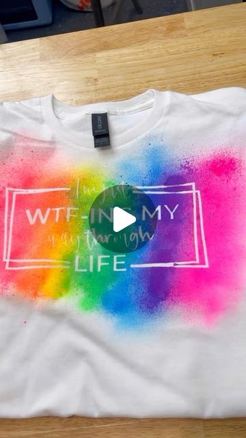 Tie Dye Spray, Bleach Spray Shirt, Cricut Stencil, Diy Tie Dye Shirts, Tie Dye Party, Word Shirts, How To Tie Dye, Diy Sprays, Tie Dye Diy