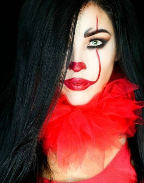 Halloweenmakeup Ideas, Devil Makeup Ideas, Demon Halloween Costume, It Girl Makeup, Pennywise Makeup, Girl Halloween Makeup, Evil Queen Costume, Devil Makeup, Scary Clown Makeup