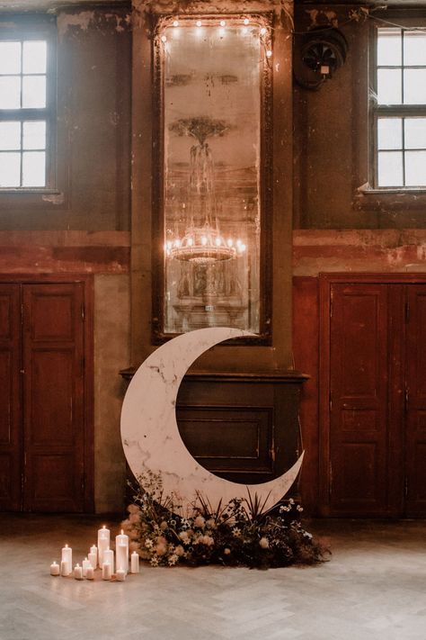 Moon Decor Wedding, Crescent Moon Decor, Moon Altar Wedding, Dark Vintage Wedding, Moon Theme Wedding, To The Moon And Back Wedding, Moon Wedding Decor, Moon Wedding Backdrop, Wedding Arch Moon