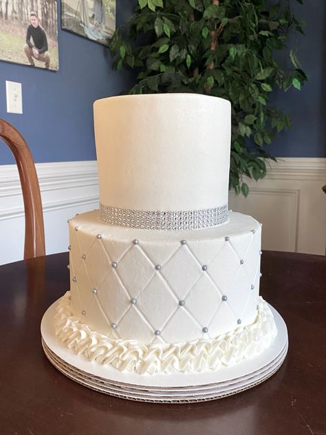 Diamond Birthday Cake, Diamond Cake Ideas, Diamond Anniversary Cake Ideas, Diamond Wedding Cake Ideas, Wedding Cake Diamond, Butter Icing Cake Designs, Diamond Wedding Theme, Wedding Cake Diamond Pattern, Wedding Cake Beading