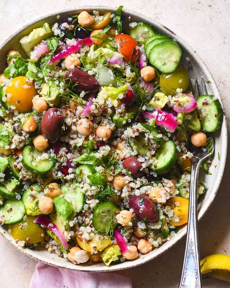 Spring Grain Bowl, Falafel Quinoa Bowl, Quinoa Nourish Bowl, Make Ahead Quinoa Bowls, Nourish Bowl Vegan, Quinoa Bowl Vegan, Quinoa Lunch Bowl, Nourish Bowl Ideas, Spinach Quinoa Bowl