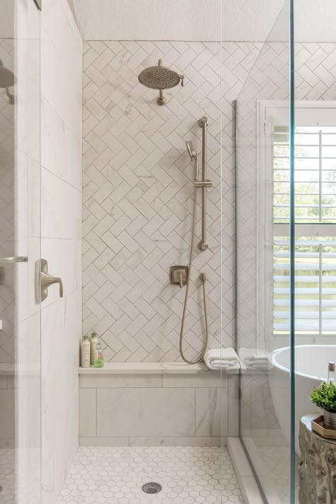 Traditional Tarpon Springs Bathroom - Traditional - Bathroom - Tampa - by S&W Kitchens | Houzz Traditional Bathroom Tile, Master Bath Renovation, Beach House Bathroom, Traditional Bathroom Designs, Small Bathroom With Shower, Traditional Bathrooms, Bright Bathroom, Tarpon Springs, Great Bathrooms