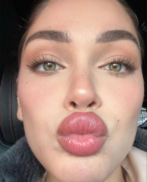 Puckered Lips, Big Lips Natural, Pouty Lips, Aesthetic Photos, Open Mouth, Wow Factor, Nyx Cosmetics, Aesthetic Photo, Beauty Women