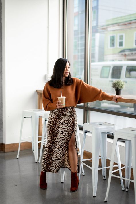 Print Skirt Outfit Winter, Animal Print Skirt Outfit Winter, Leopard Slip Skirt Outfit, Leopard Pencil Skirt Outfit, Leopard Print Skirt Outfit Winter, Leopard Print Midi Skirt Outfit, Printed Midi Skirt Outfit, Pencil Skirt Outfits Winter, Skirt Boots Outfit