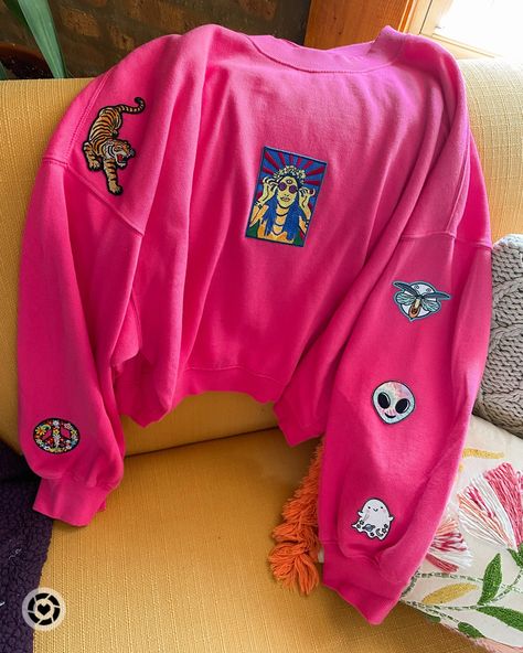 Sweatshirt Iron On Ideas, Iron On Patches Crewneck Ideas, Iron On Patch Sweatshirt Ideas, Iron On Sweatshirt Ideas Diy, Iron On Patches Ideas Sweatshirt, Patch On Sweatshirt, Sweatshirt Patches Diy, Iron On Hoodie Ideas, Patches On Sweatshirts